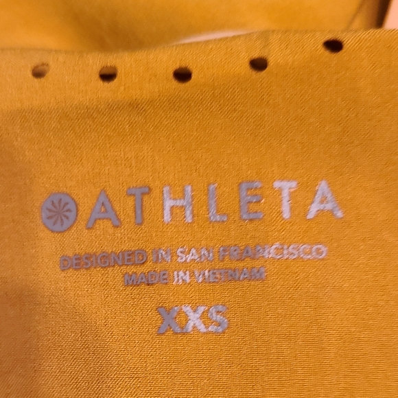 Athleta NWOT Perforated Terra Crop Tank - Picture 8 of 10